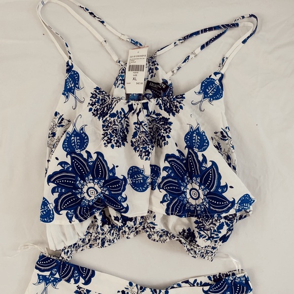 ❌Sold Fashion Nova 2 Piece Pants & Crop Top Set - Picture 5 of 5